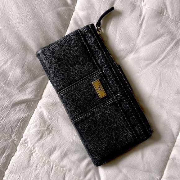 Black Fossil Wallet - Picture 1 of 3